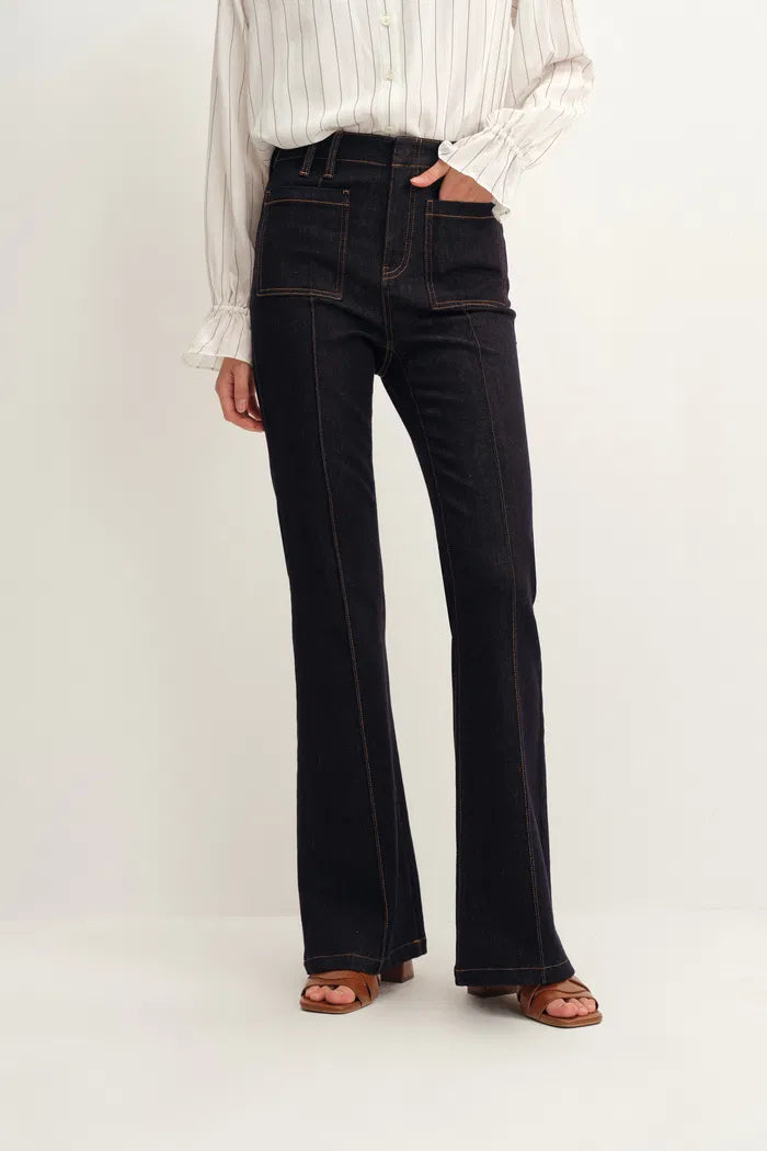 剪除裤脚牛仔裤产品测试